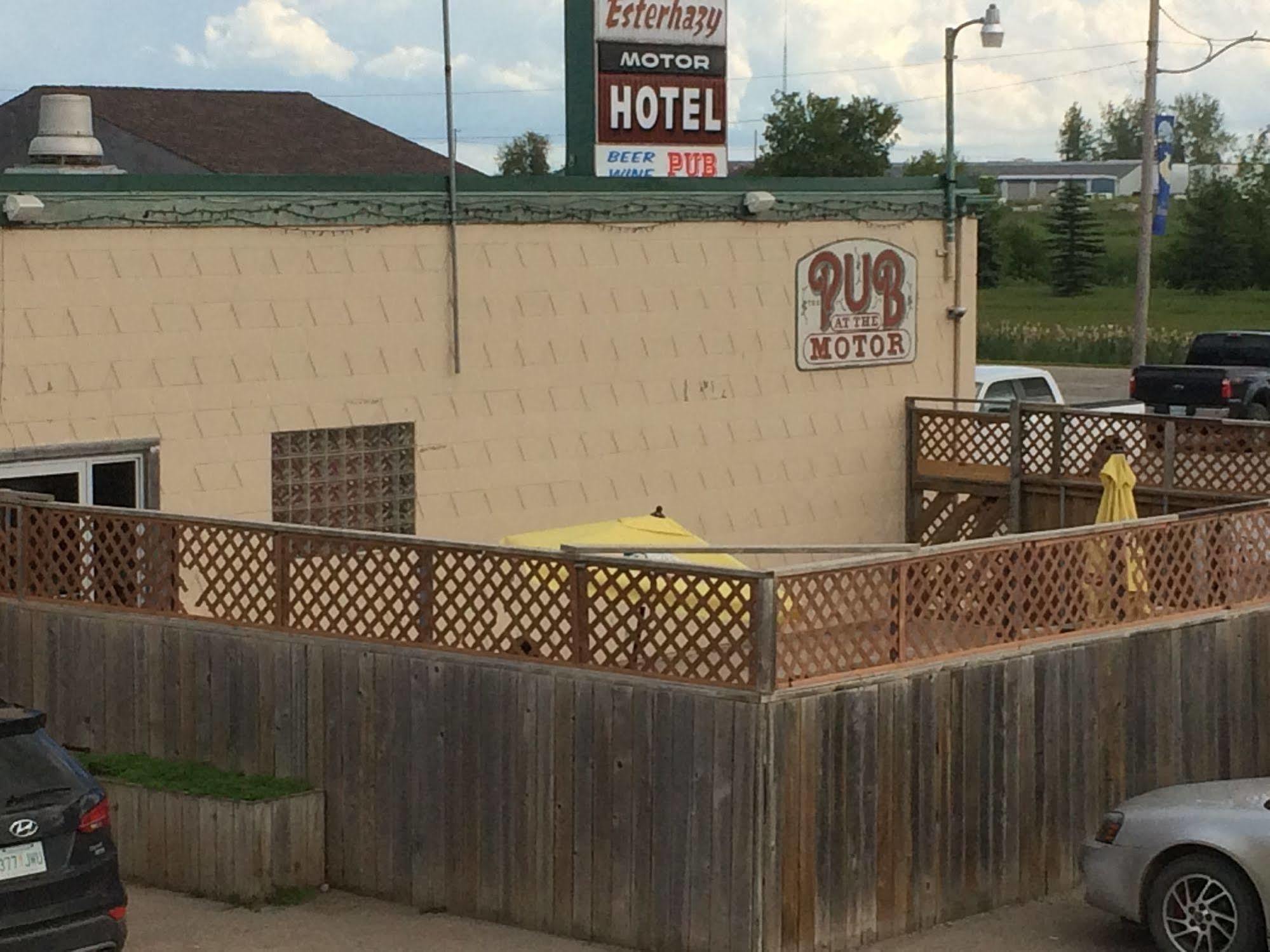 Esterhazy Motor Hotel מראה חיצוני תמונה